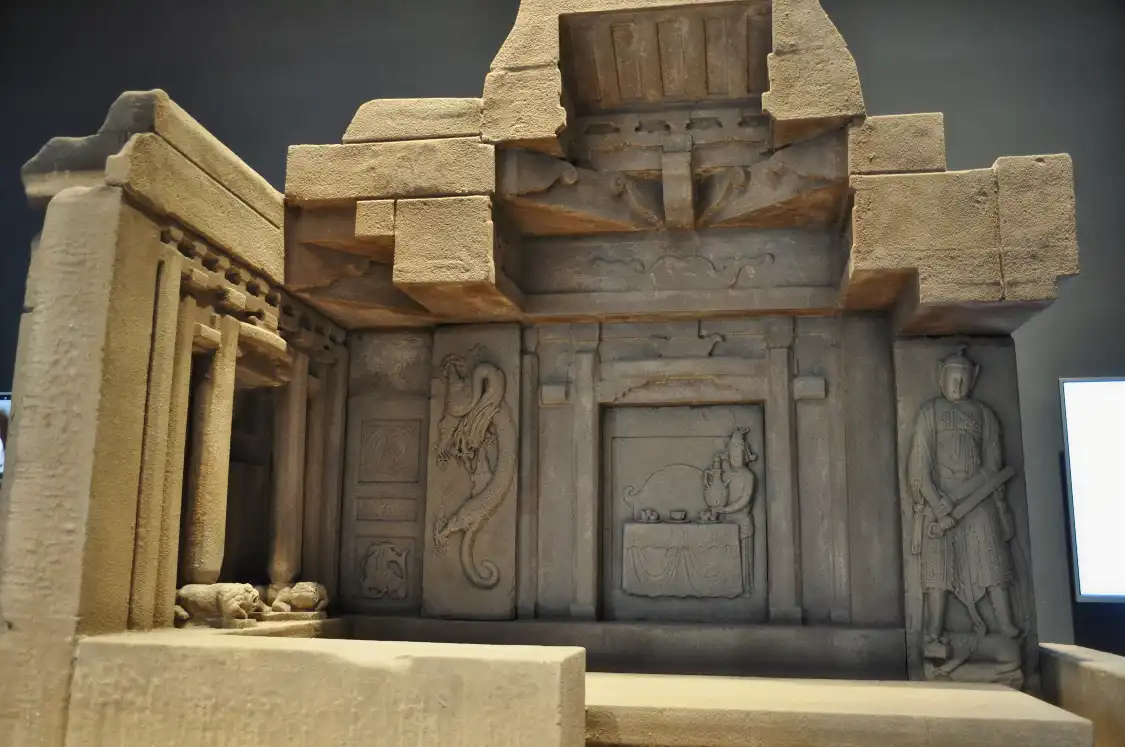 Hotels near Luxian Song Dynasty Stone Carving Museum