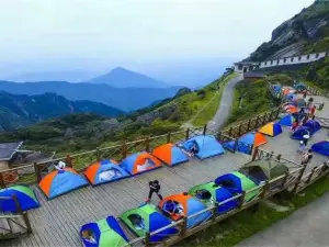 貓兒山山頂露營地