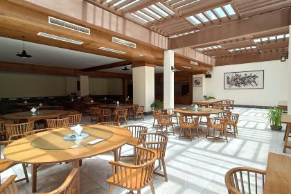 芒康云曲庄园酒店·全日制餐厅