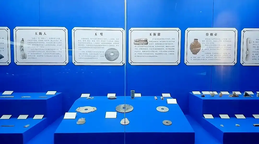 Hotels near Dangshan Museum