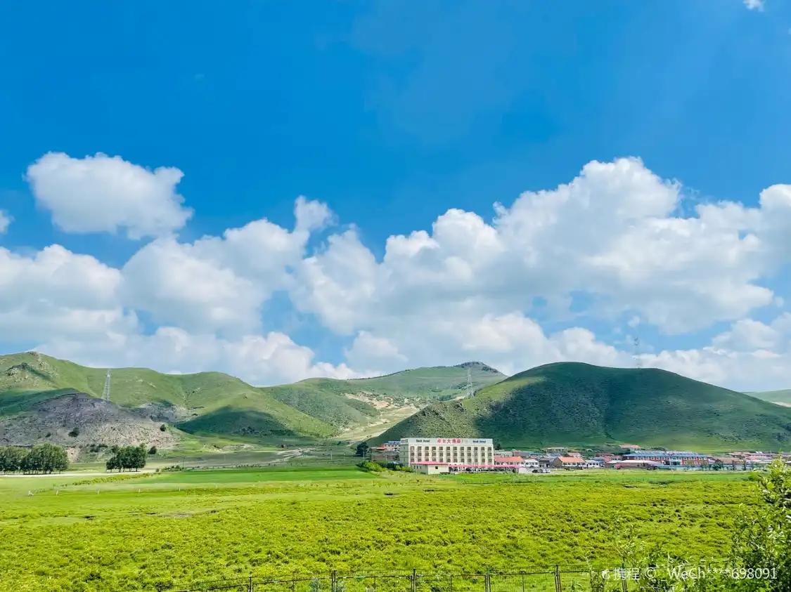 Hotels near Zhengyang Grassland