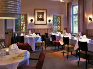 Brasserie Restaurant ’t VoorHuys (Hotel Restaurant Oud London)