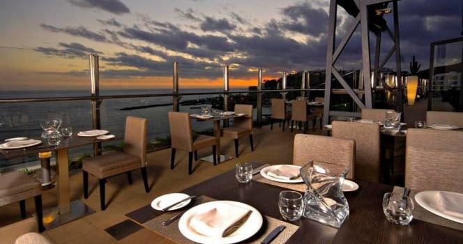 222sw Bar & Grill