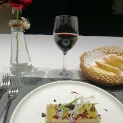 Le Petit Paris - French Restaurant User Photo