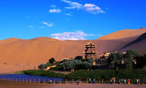 Mingsha Mountain International Luxury Camping