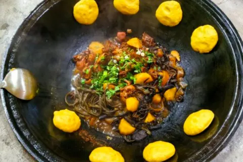 老关东泉水柴火炖(长白山店)