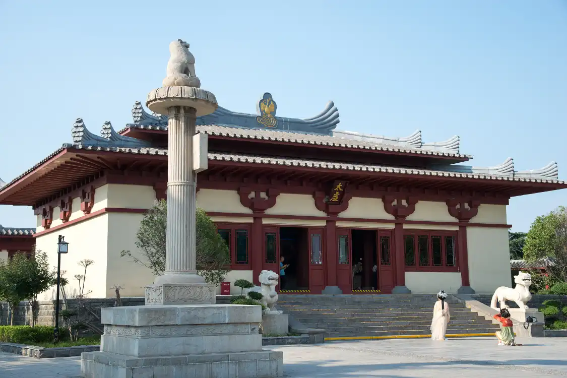 Hotels near Luoyang Ancient Tomb Museum