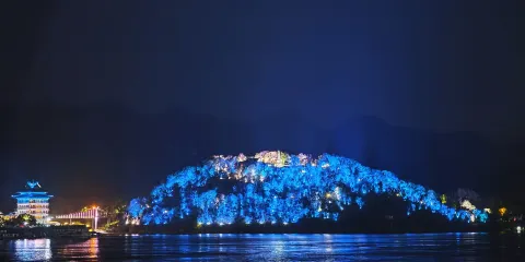 桐君山