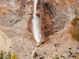 Водопады Такакко