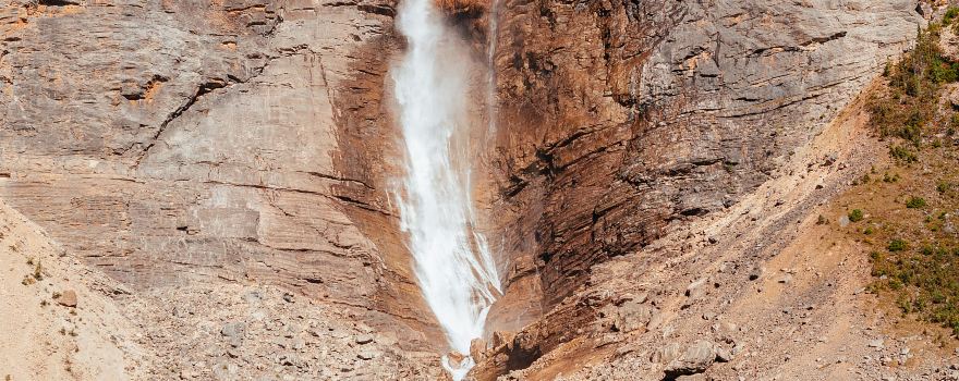 Takakkaw Falls