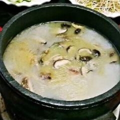 Cuihua Stone Pot Restaurant with Local features User Photo