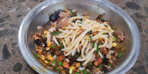 文惠橋頭大華幹撈粉