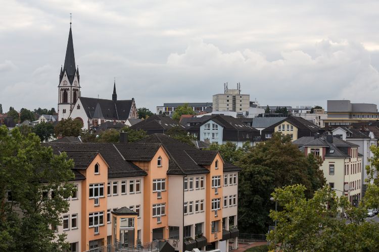 Compare 5 airports near Giessen