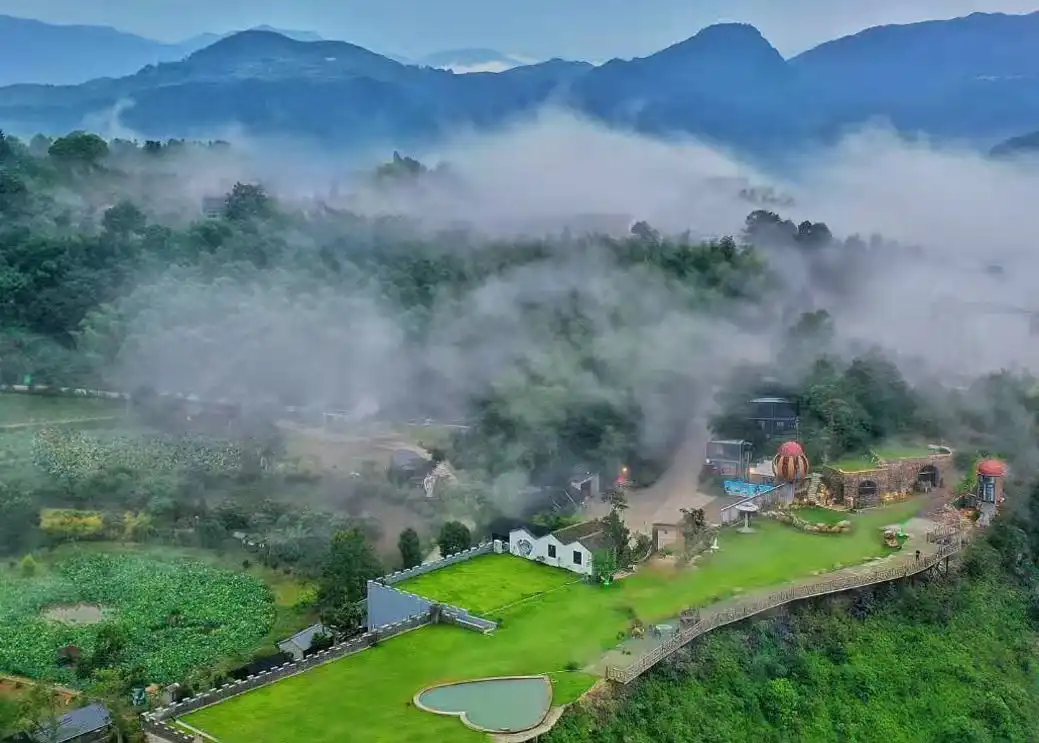 Hotels near Qixin Valley