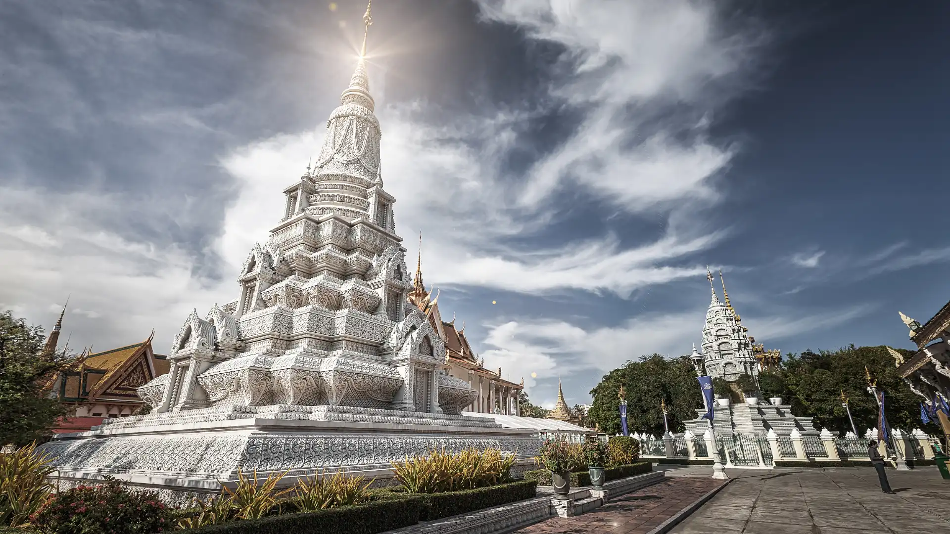 Hotels near Silver Pagoda