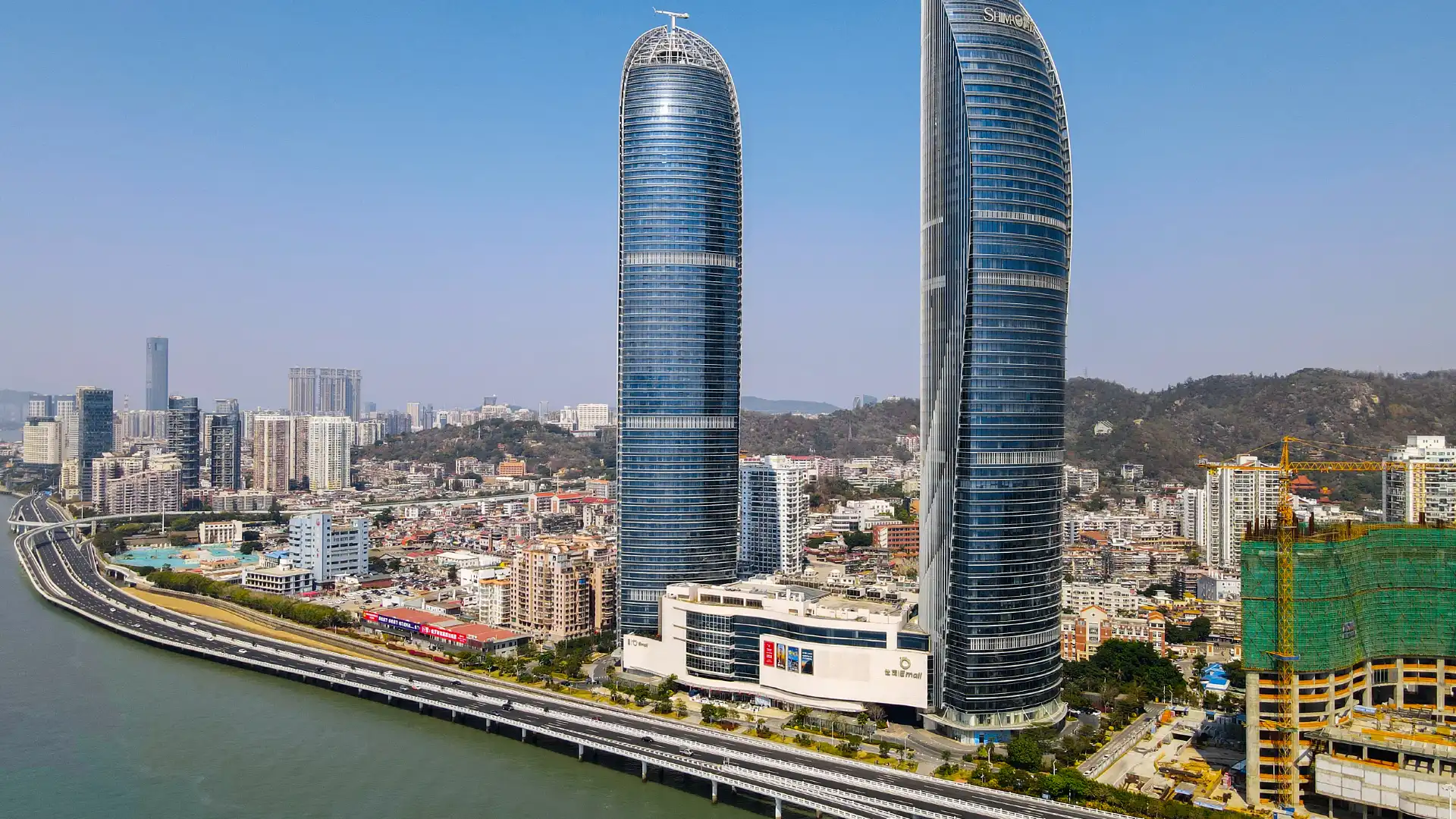 Hotels near Binhai Avenue