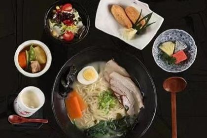 九洲喜來登湖月日餐廳