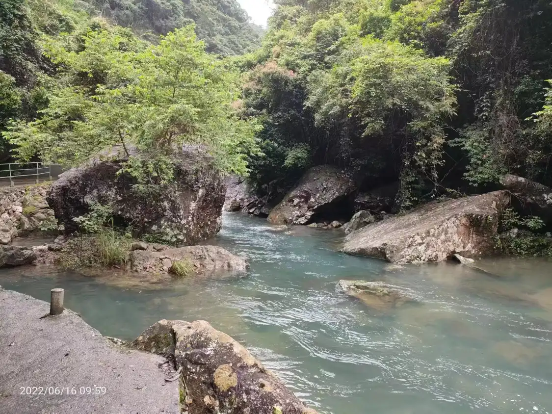 Hotels near Qingyunshan Baima Canyon