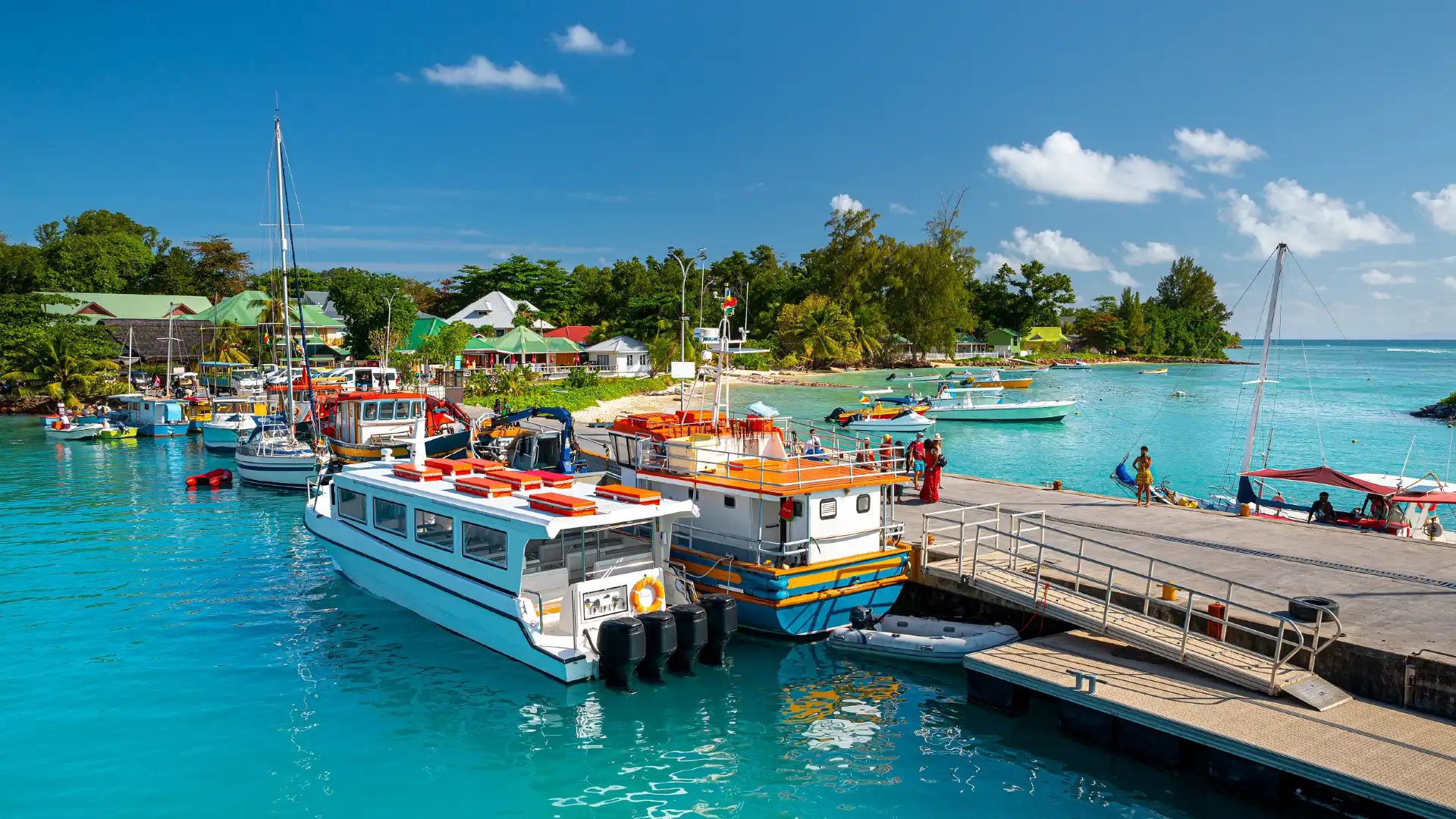 Hotels near La Passe