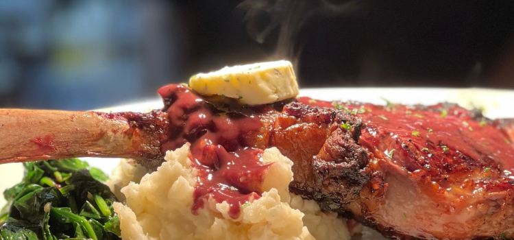 Tomahawk Steak, Chops, and Seafood