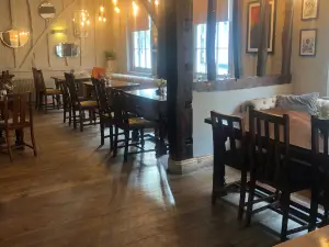 The old Bull Inn