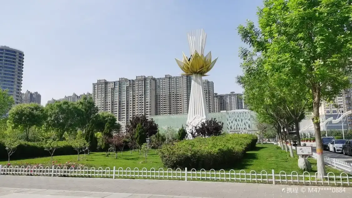 Hotels near Renqiuxin Shimin Square