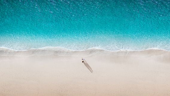 阿聯酋杜拜+薩迪亞特島+阿布達比羅浮宮+亞伯拉罕家族之家一日