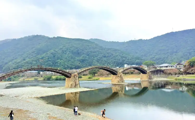 Iwakuni Shirohebi Shrine 주변 호텔