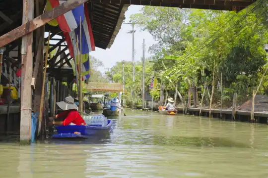 โรงแรมใกล้ตลาดน้ำอโยธยา