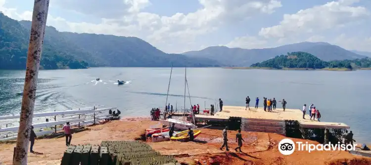 Hotels near Phrut Dak Lake, Rongmesek