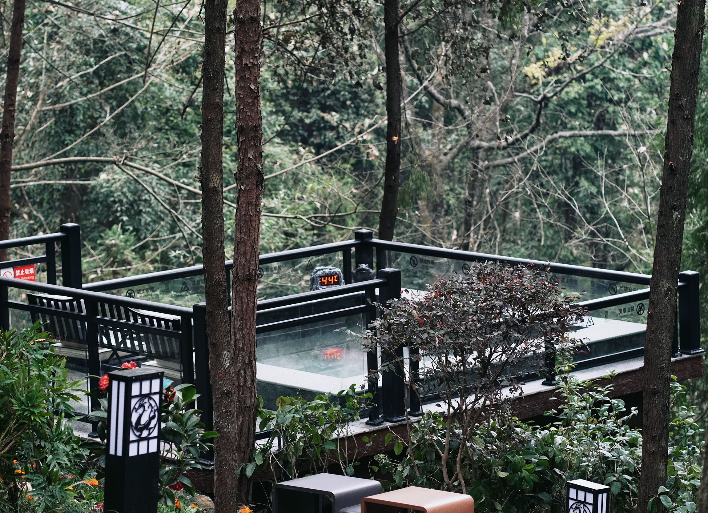 Zhangjiajie Hetianju Forest Hot Spring