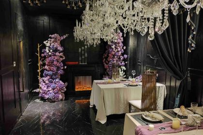 Flaky clouds ART CONCEPT RESTAURANT