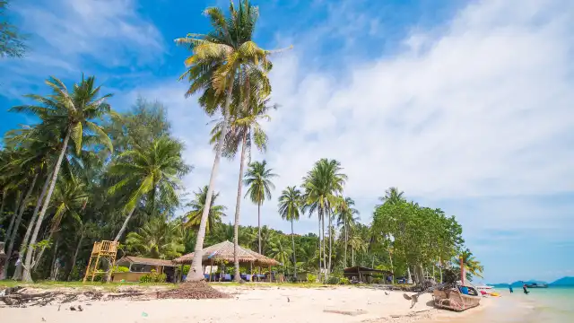 Hotels near Koh Naka Yai