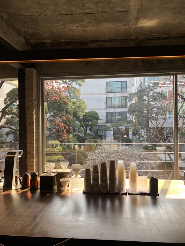 서교동에서 여유 즐기기