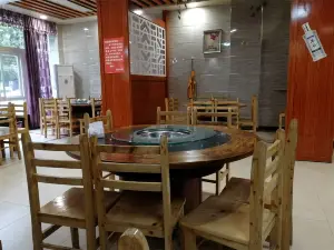 杨氏汤锅(天一世纪广场店)