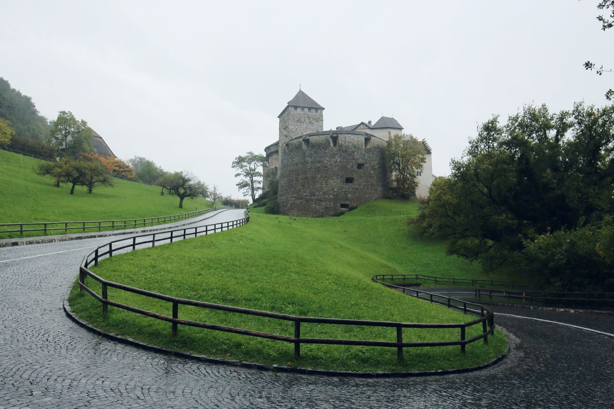 ファドゥーツ Vaduz Castle 評判 案内 トリップドットコム ファドゥーツ Vaduz Castle 評判 案内 トリップドットコム