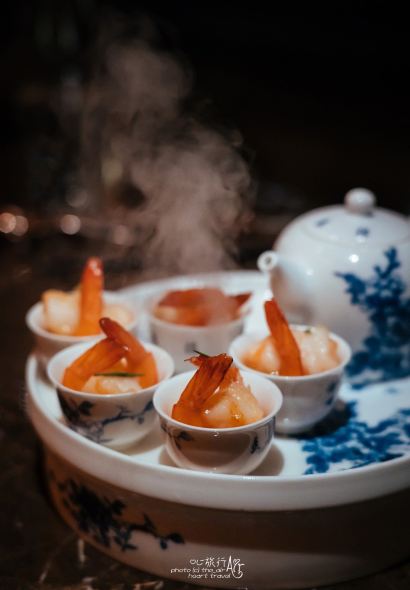 JING HAN YA GE PU DI JIU DIAN MAN TING FANG ZHONG CAN TING