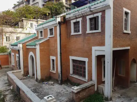 Hotels near Yuyuan Garden