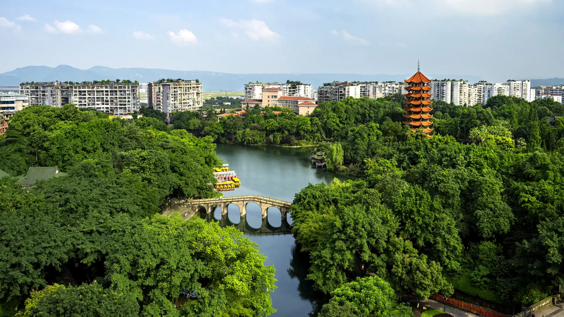 Hotels near Bijin Park
