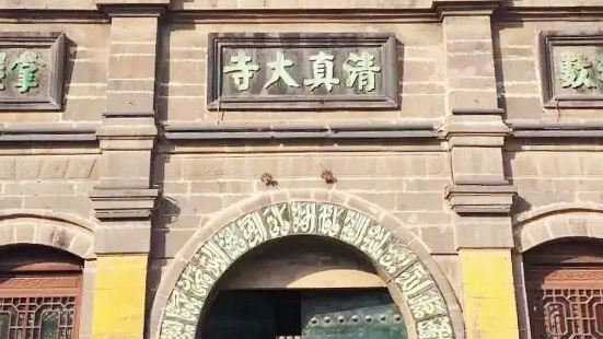 ＂清真大寺＂位於大同古城大西街九樓巷，為山西境內兩座知名清真