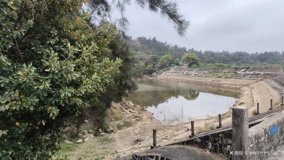Hotels near Donghu Mountain