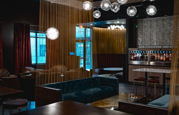 Social Oak Wine & Whiskey Lounge