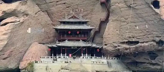 Hotel in zona The Cliff Tomb