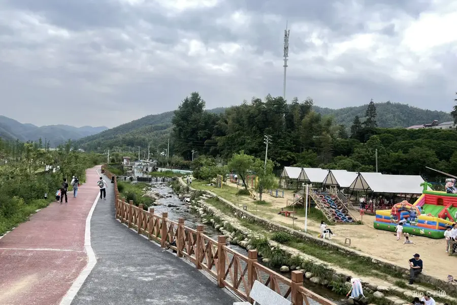 Golden Canyon Scenic Area, Wanli District