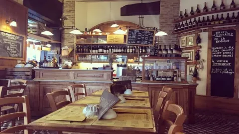 Salsamenteria di Parma in カンヌ