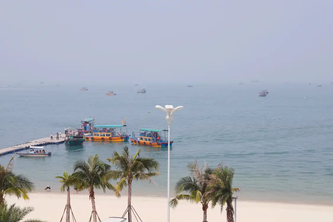 鄰近巽寮灣海公園水上樂園的酒店