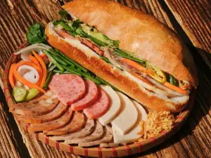 Bánh Mì Huynh Hoa