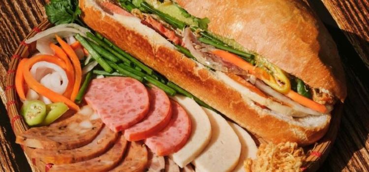 Bánh Mì Huynh Hoa