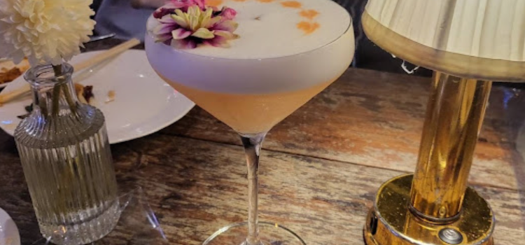 The camellia cafe & music bar