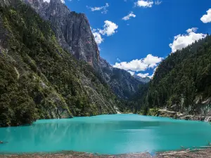 Babagou Blue Pine Lake